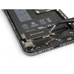 Замена узла двигателя iPhone XS Taptic